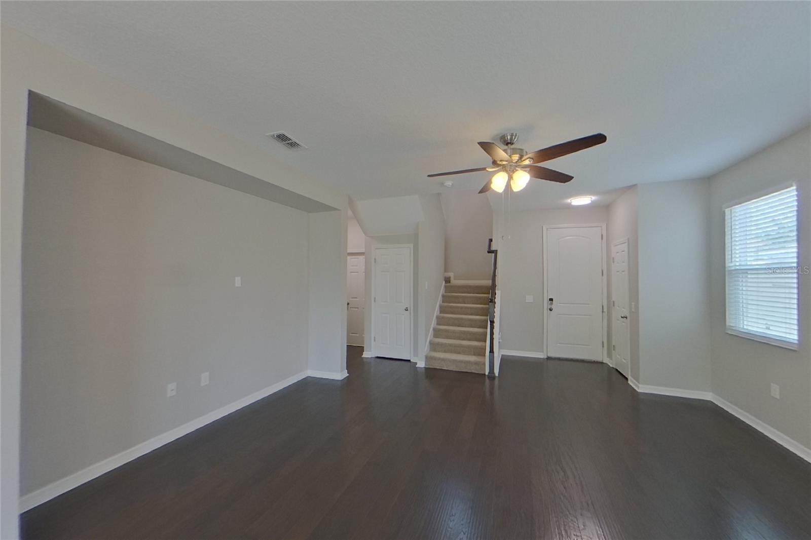 O6435030 Property Photo 3
