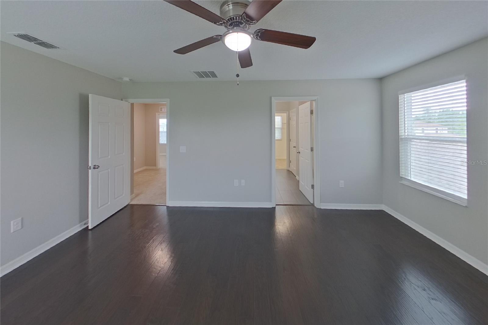 O6435030 Property Photo 6