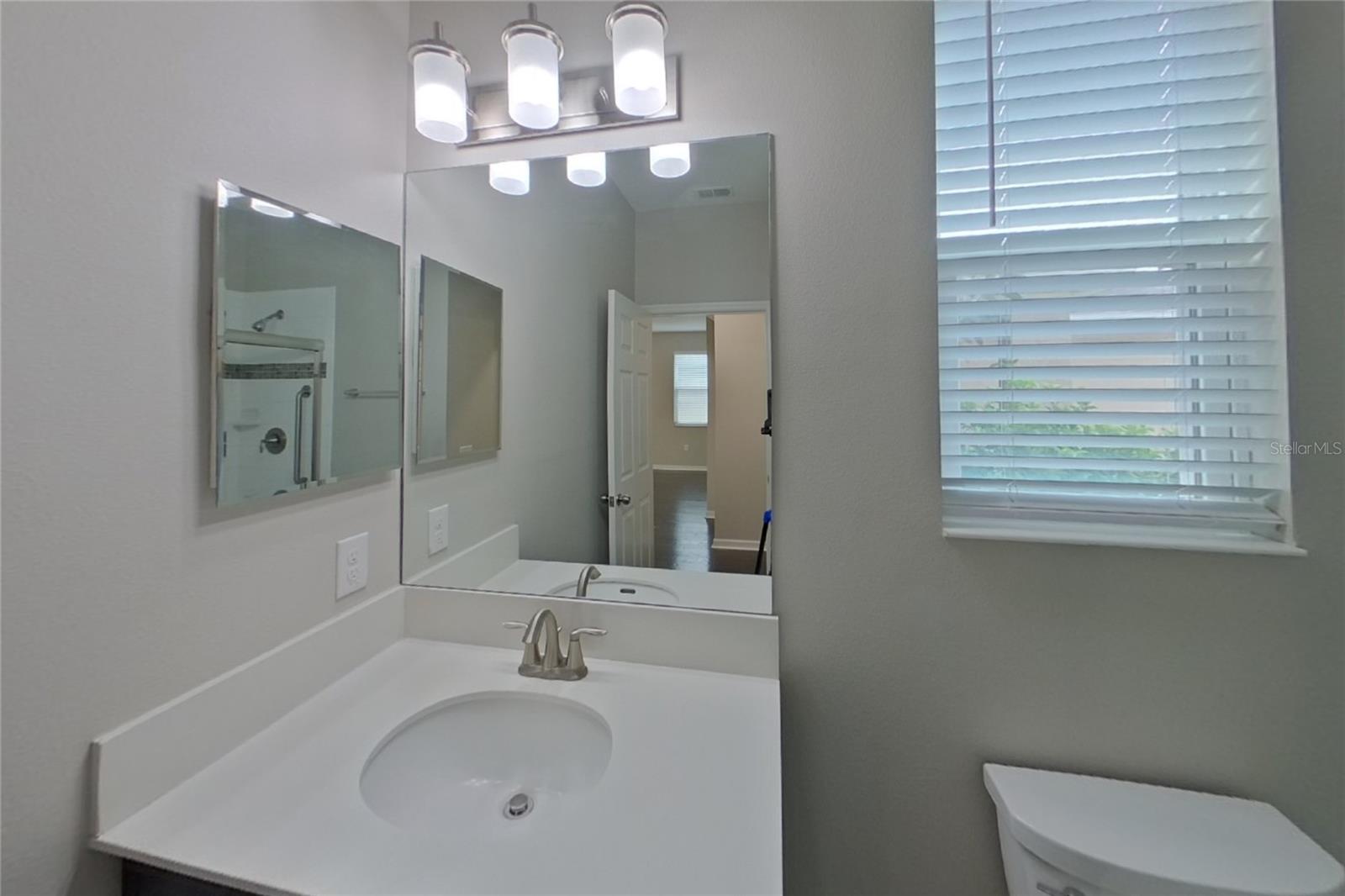O6435030 Property Photo 12