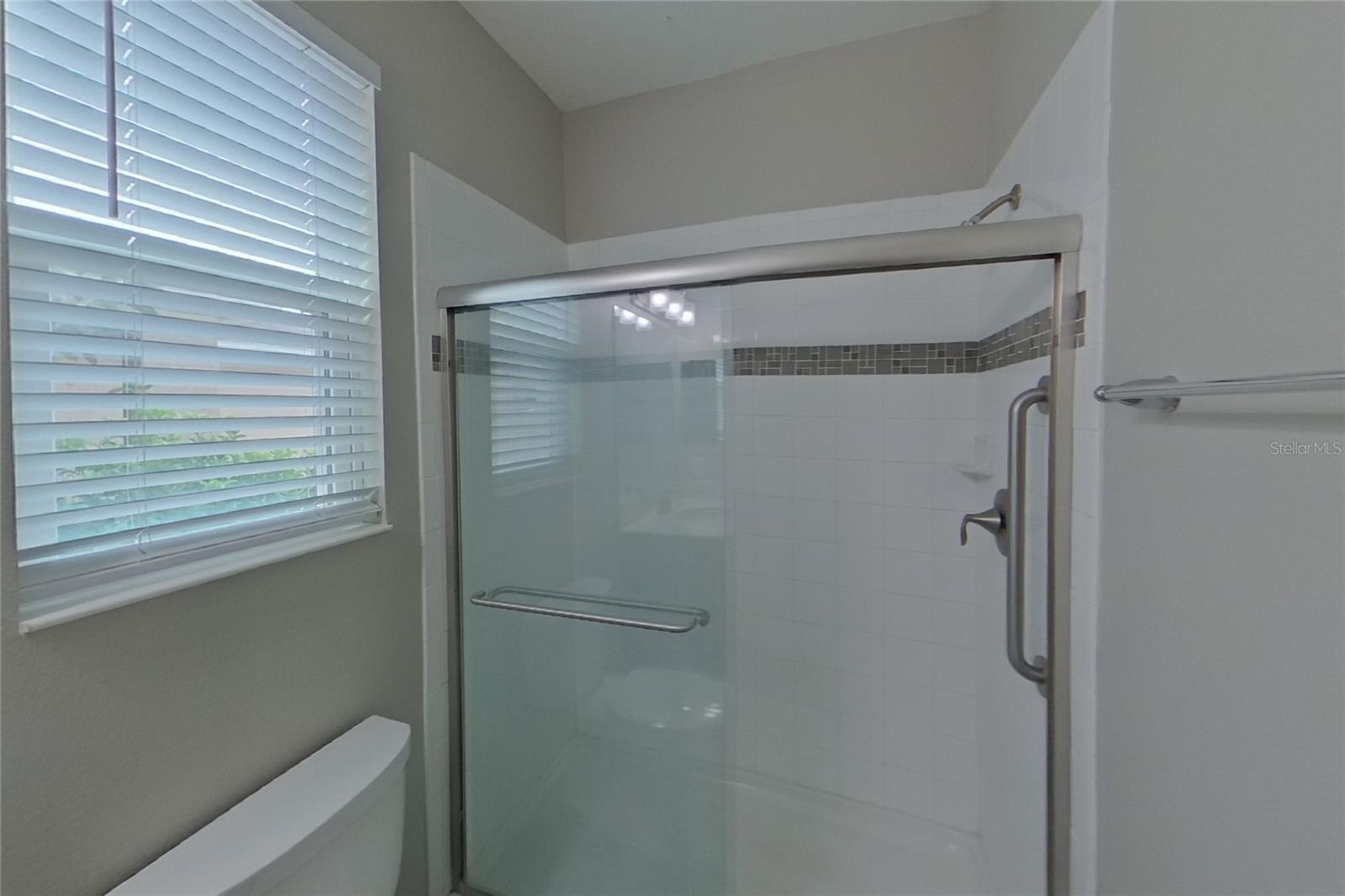 O6435030 Property Photo 13