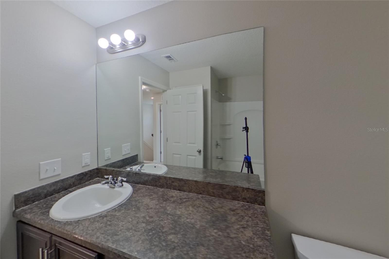 O6435030 Property Photo 14