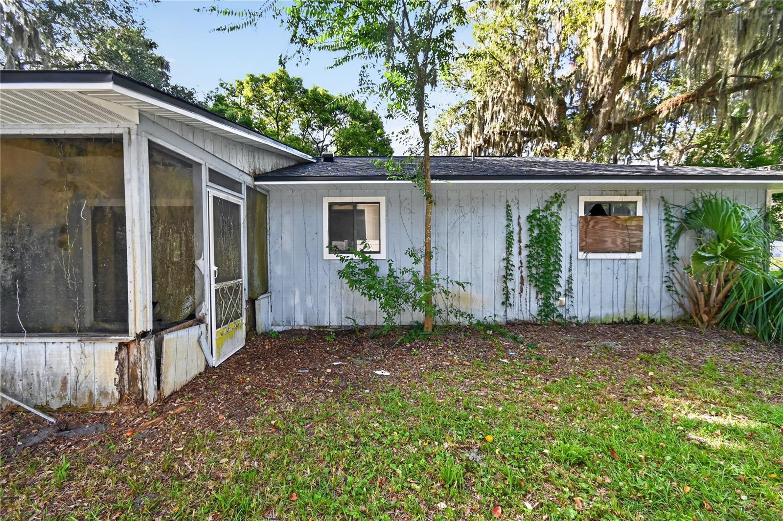 1332 Needle Palm Dr Property Photo 23