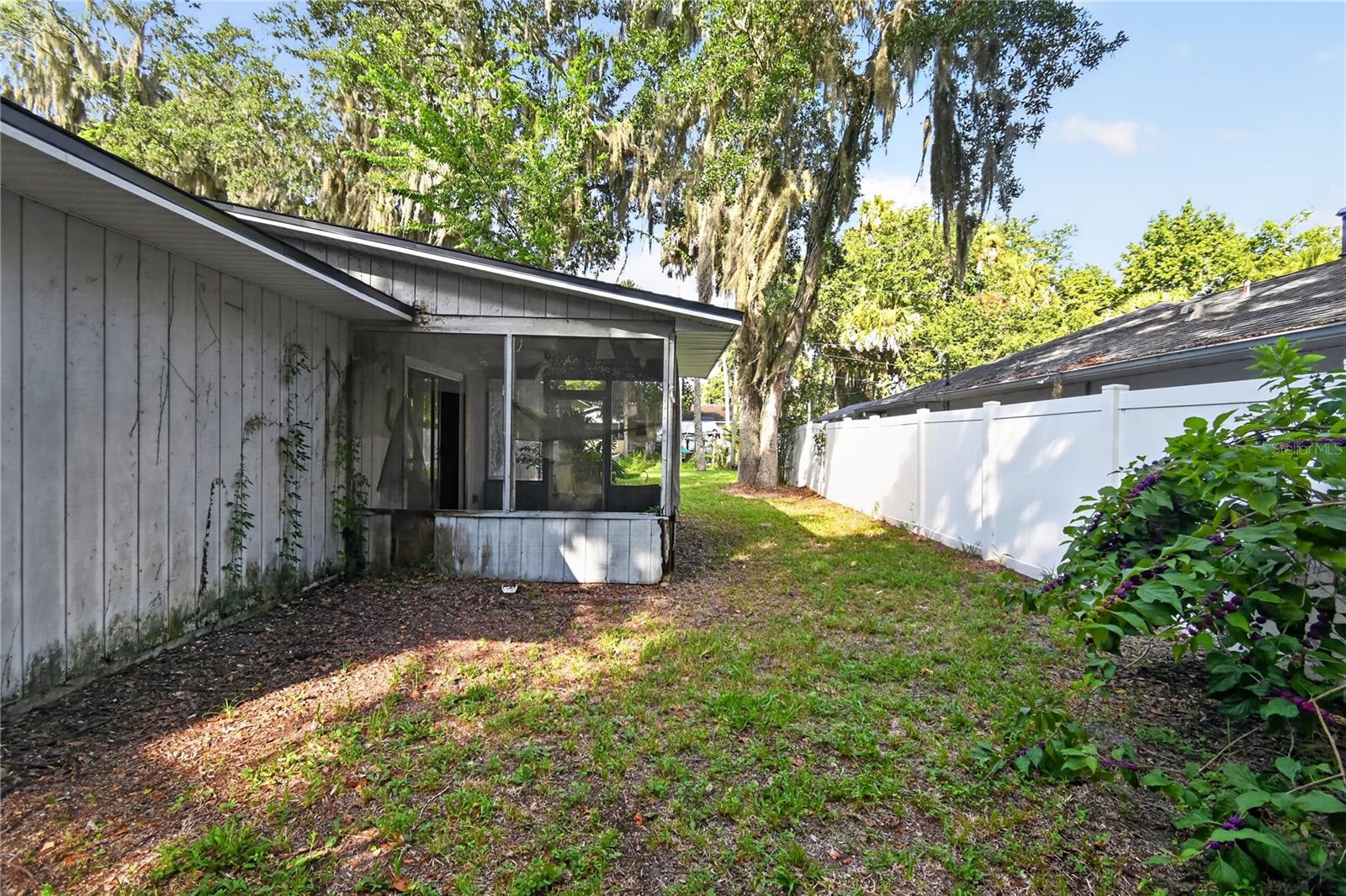 1332 Needle Palm Dr Property Photo 26