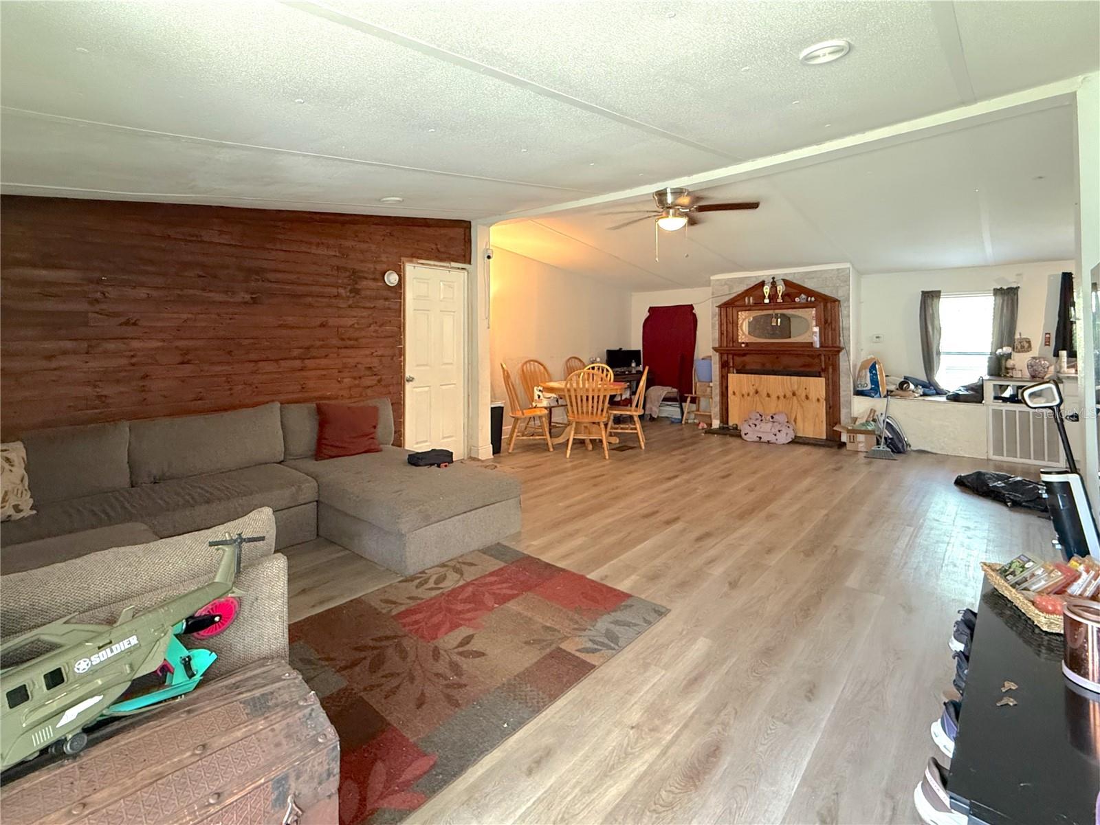 42135 Pine Valley Dr Property Photo 3