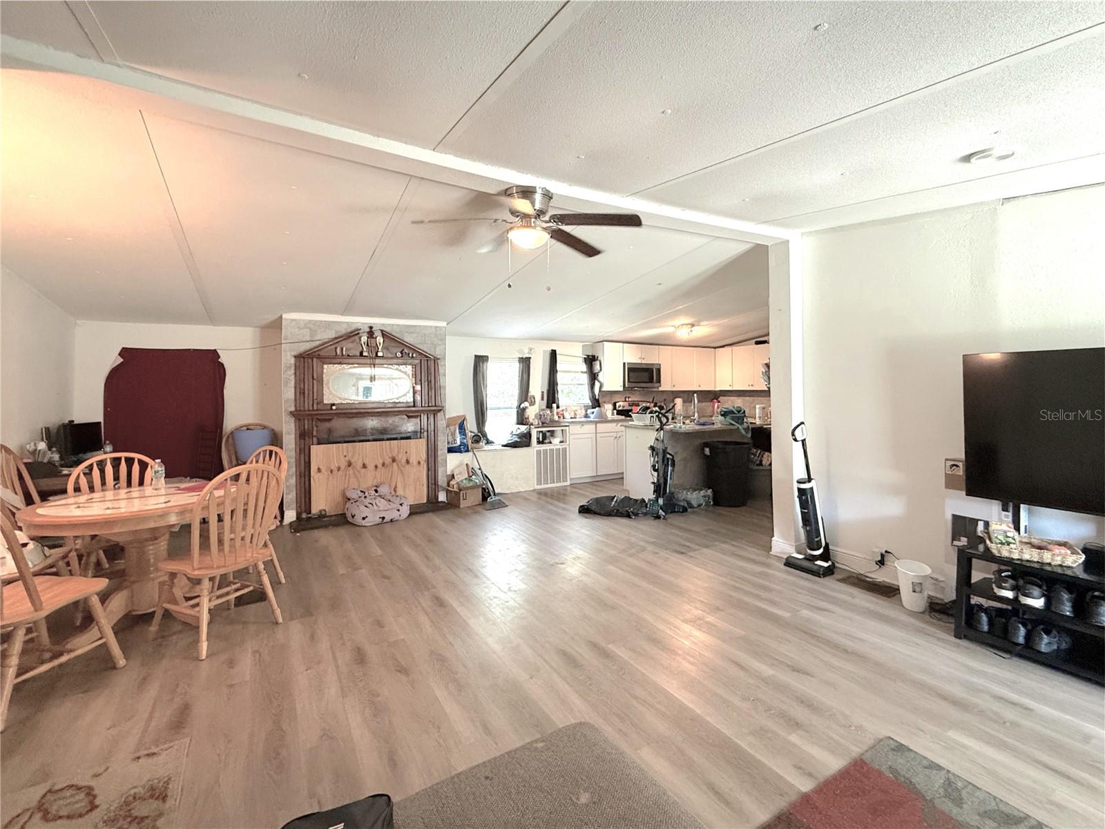 42135 Pine Valley Dr Property Photo 4