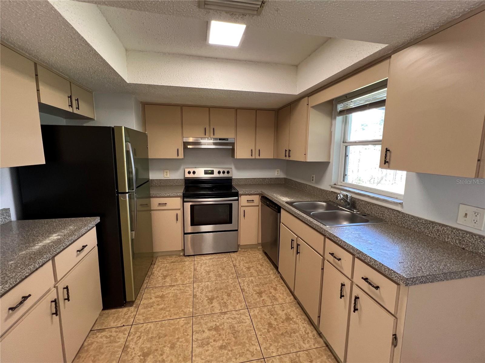 6829 Alpert Dr Property Photo 2