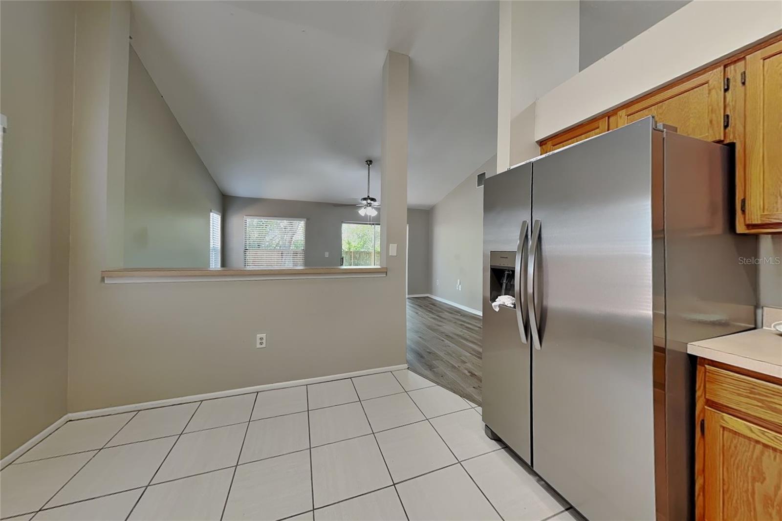 O6435041 Property Photo 6