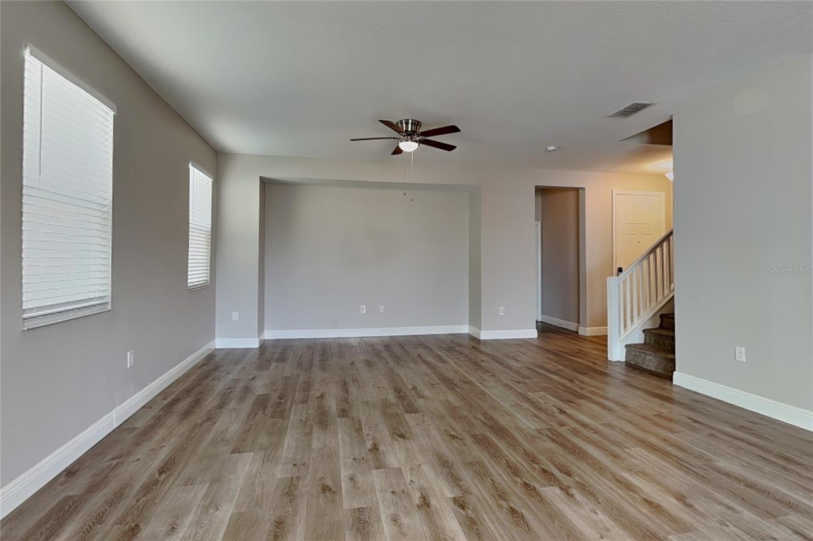 O6435047 Property Photo 2