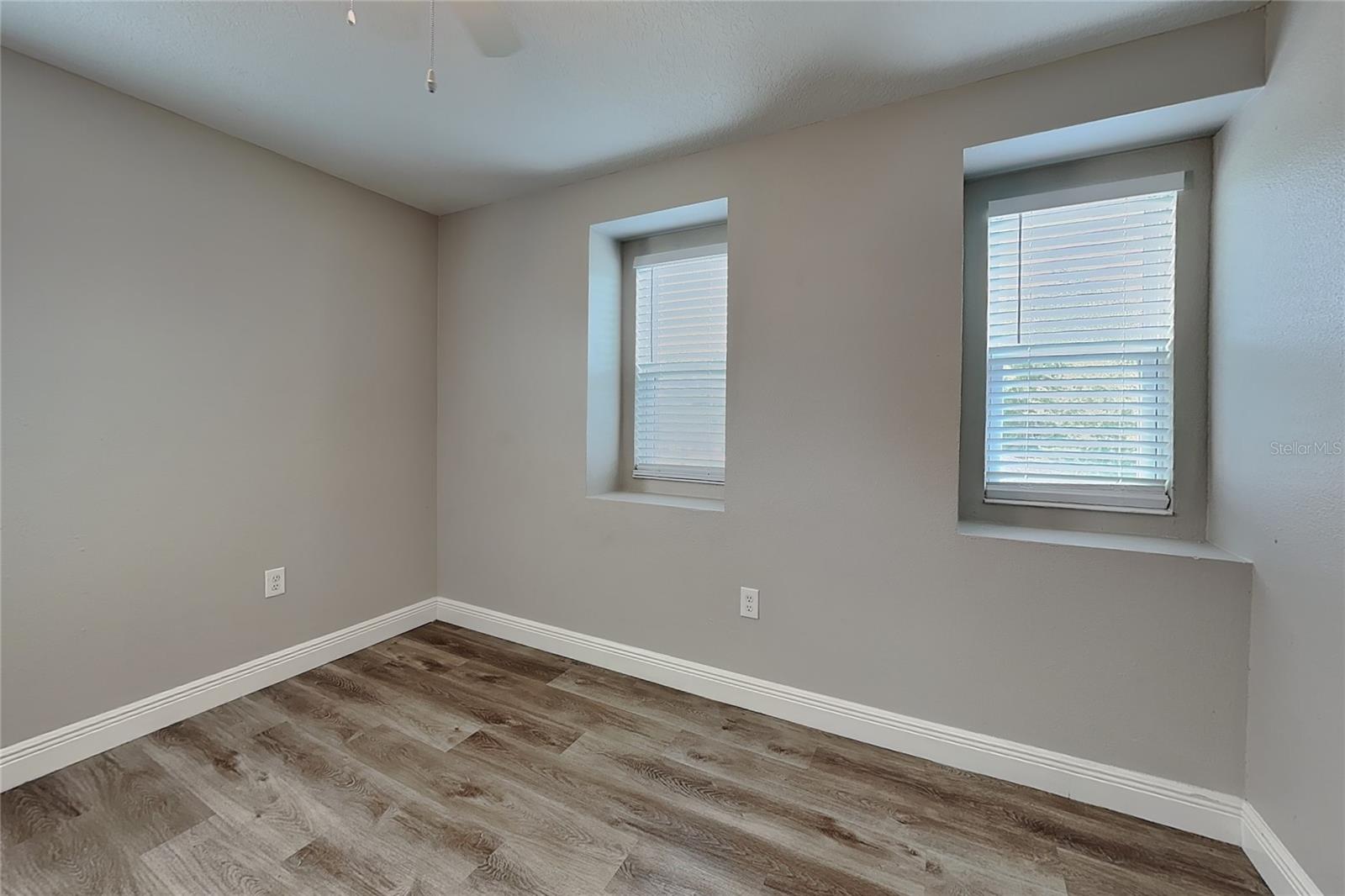 O6435047 Property Photo 9