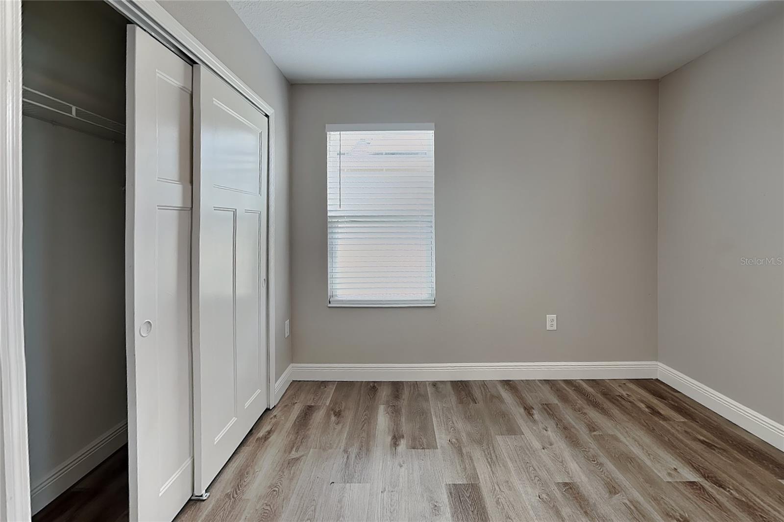 O6435047 Property Photo 10