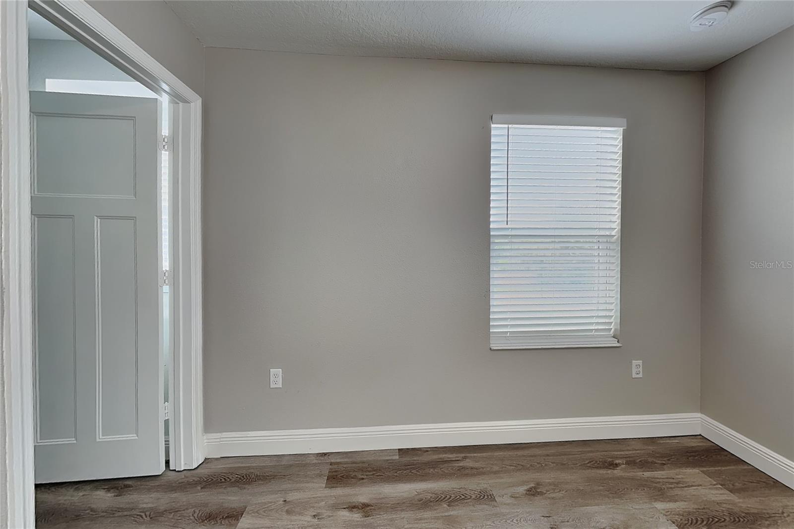 O6435047 Property Photo 11