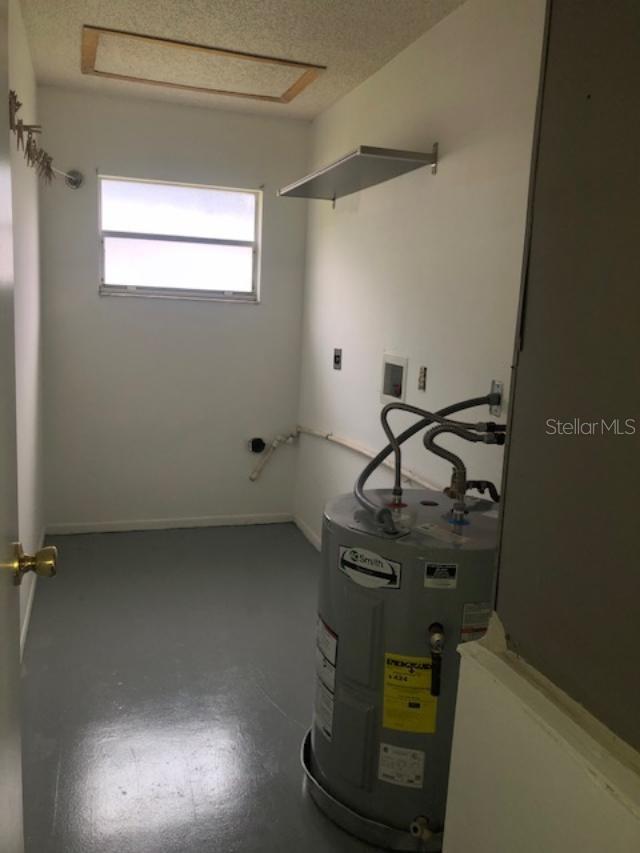 1195 W 16th St #b Property Photo 13