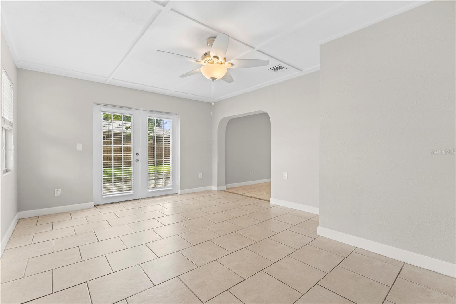 1723 Canterbury Cir Property Photo 6