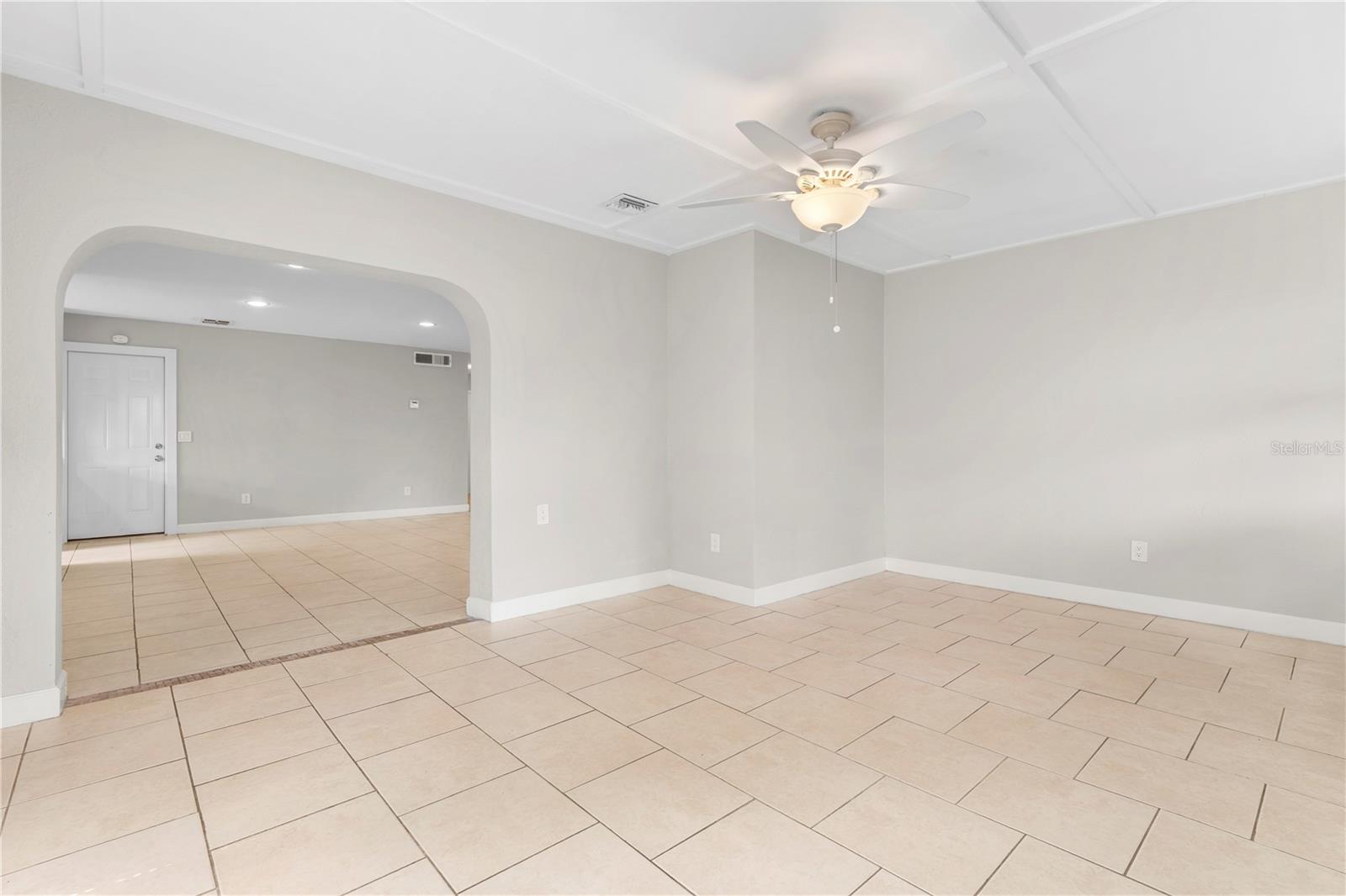 1723 Canterbury Cir Property Photo 8