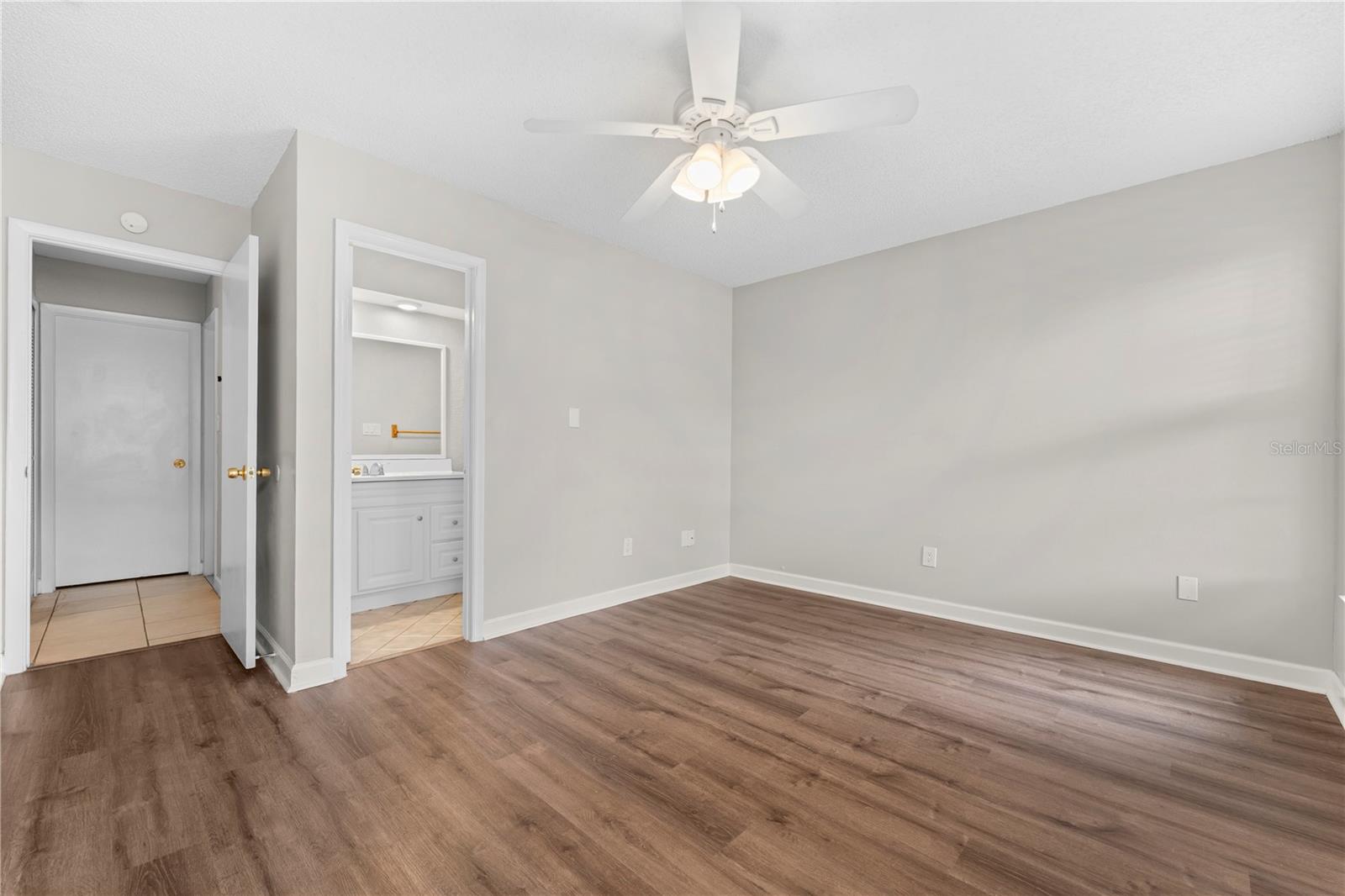 1723 Canterbury Cir Property Photo 11
