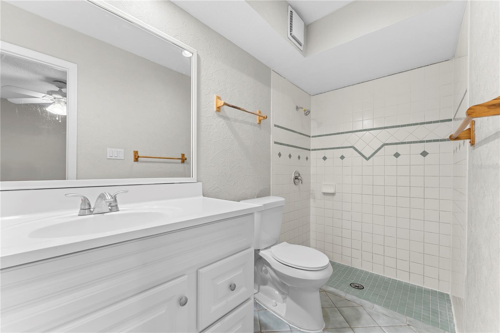 1723 Canterbury Cir Property Photo 12