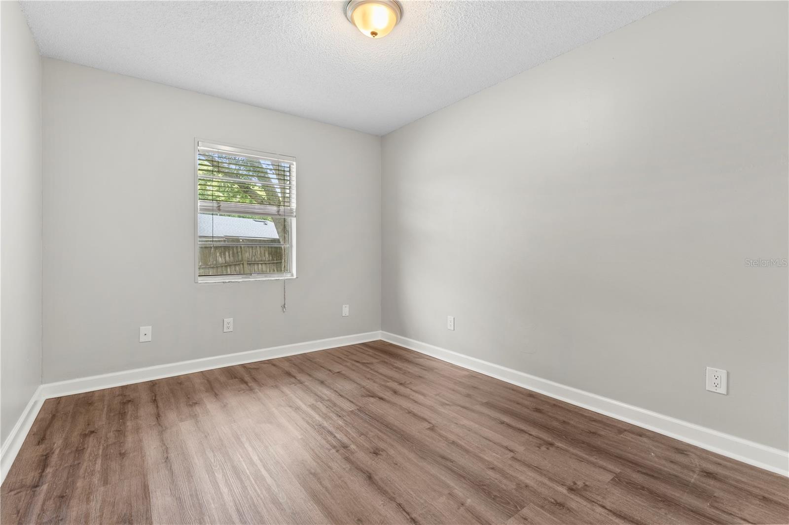 1723 Canterbury Cir Property Photo 15