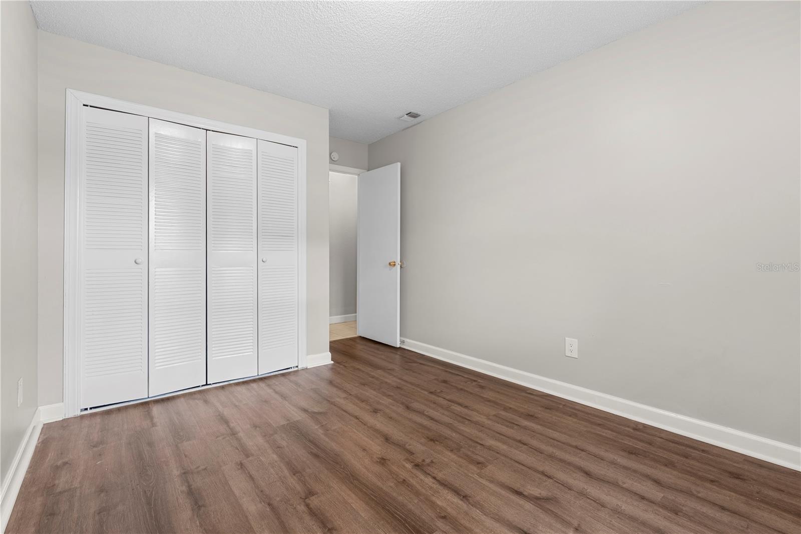1723 Canterbury Cir Property Photo 16