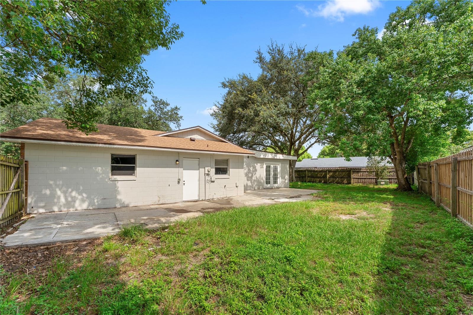 1723 Canterbury Cir Property Photo 20