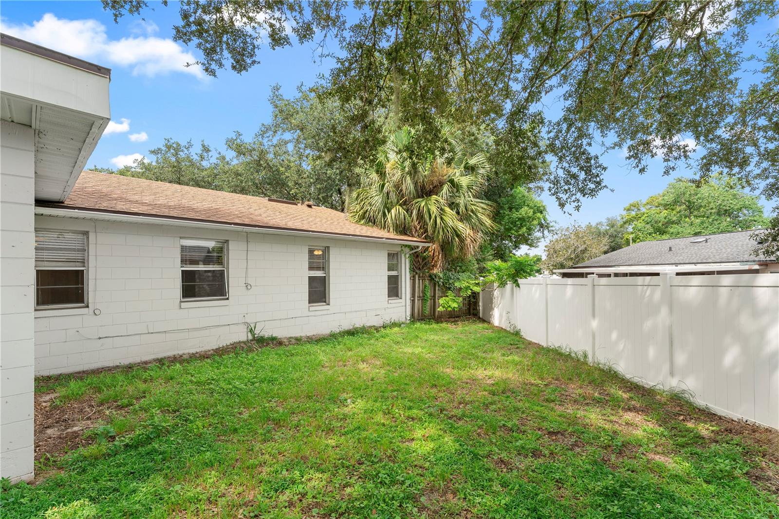 1723 Canterbury Cir Property Photo 22