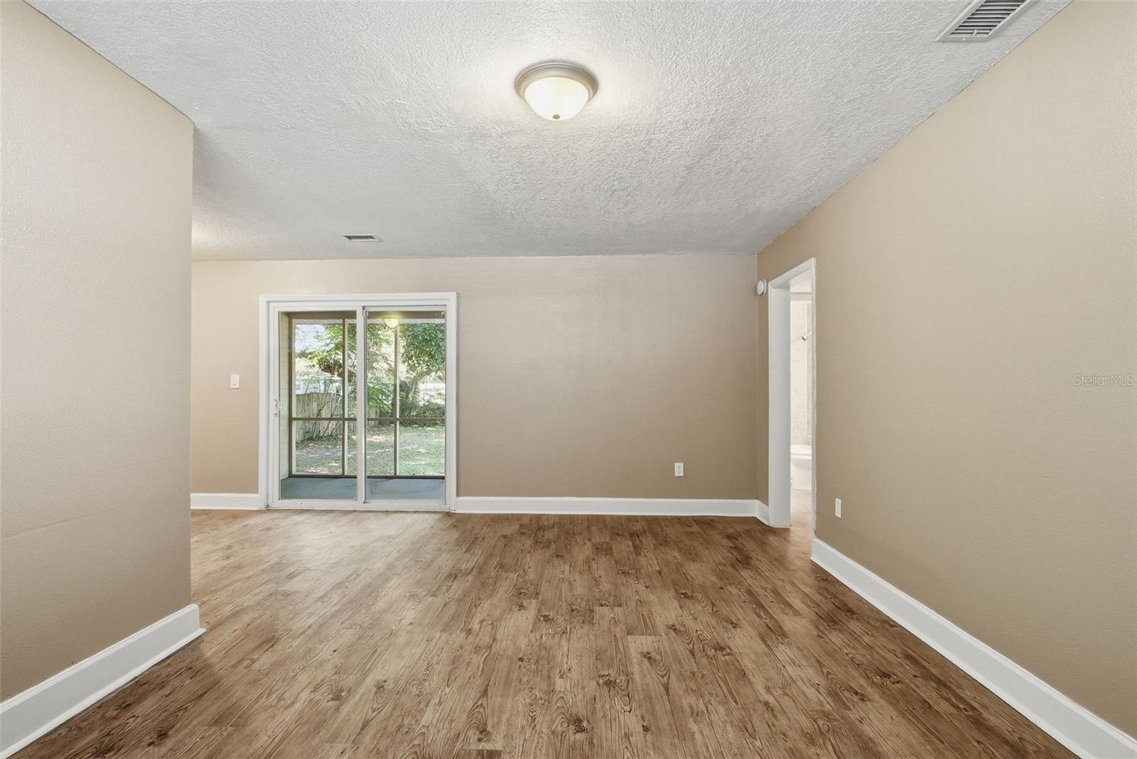 3521 Arch St Property Photo 9