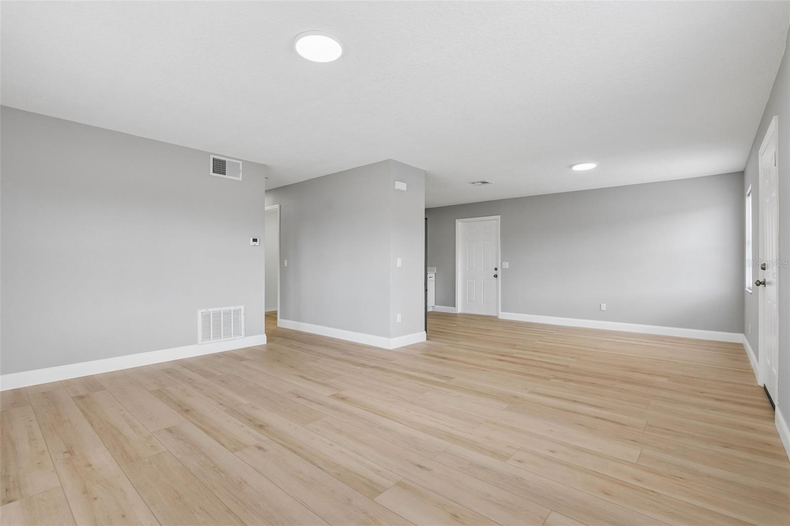 444 S Hawthorne Ave Property Photo 8