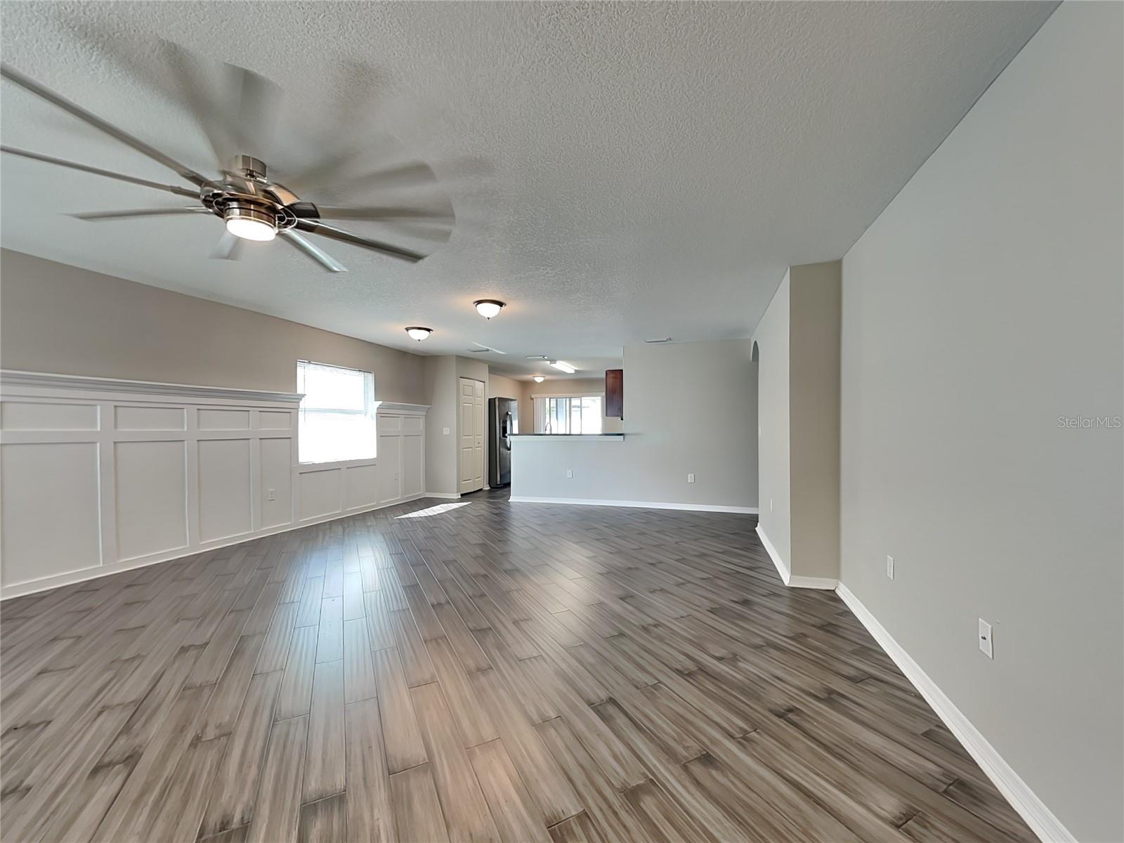 O6435085 Property Photo 2