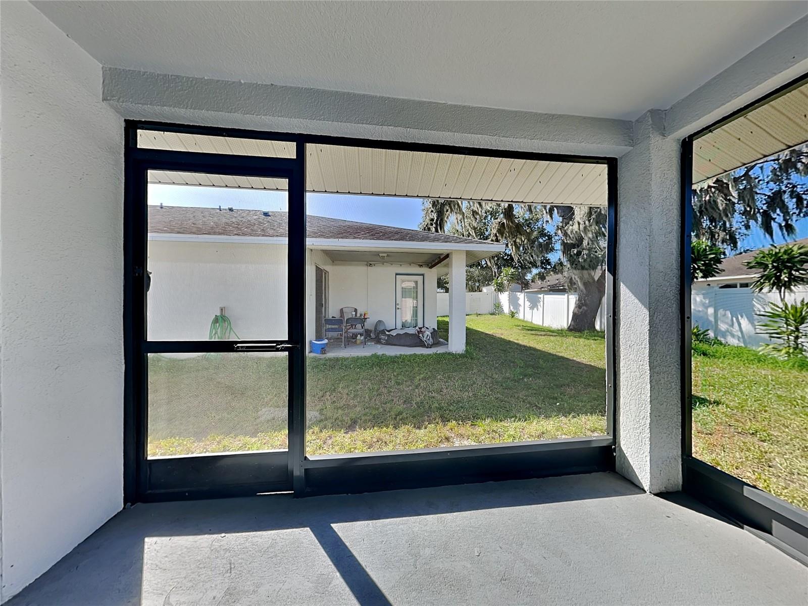 O6435085 Property Photo 14