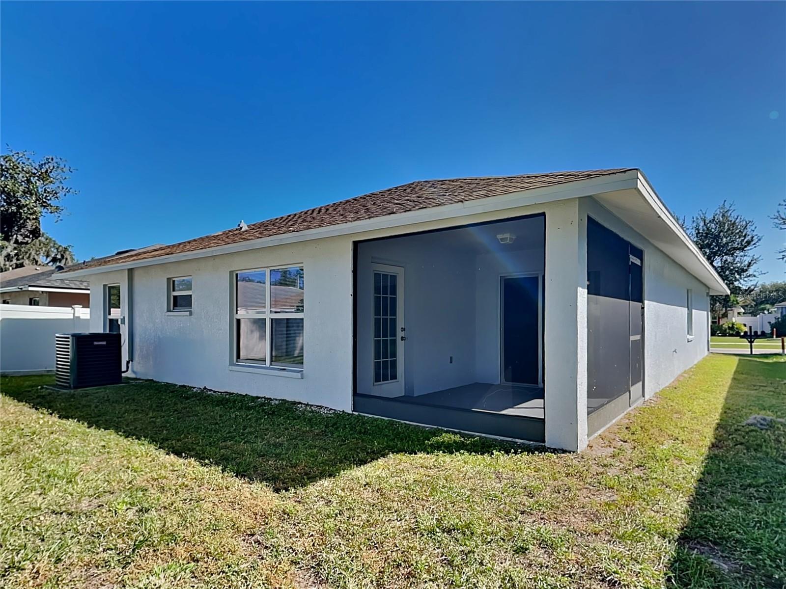 O6435085 Property Photo 15