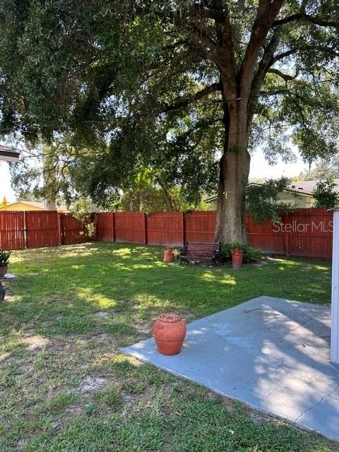 1643 Saxon Blvd Property Photo 12