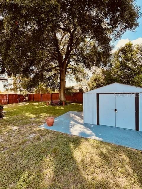 1643 Saxon Blvd Property Photo 13