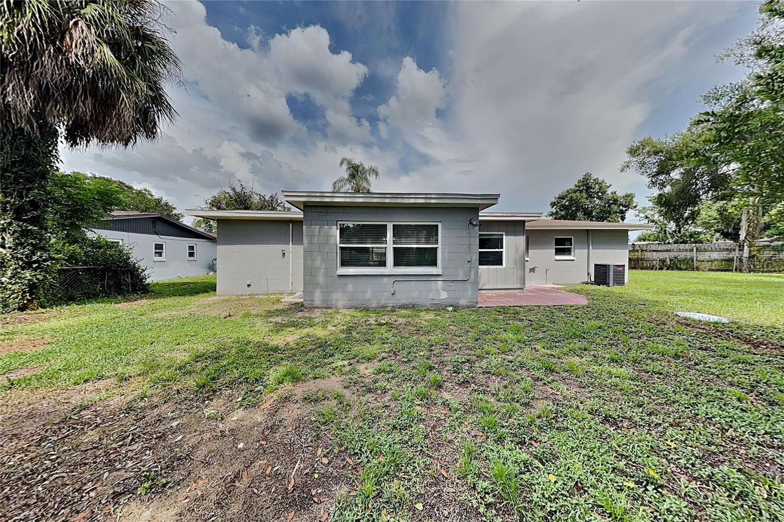 O6435095 Property Photo 17