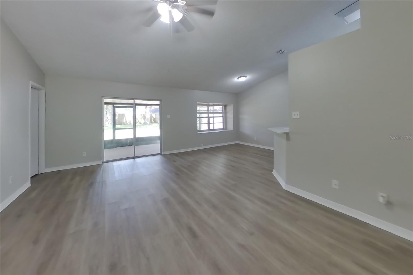 O6435101 Property Photo 2