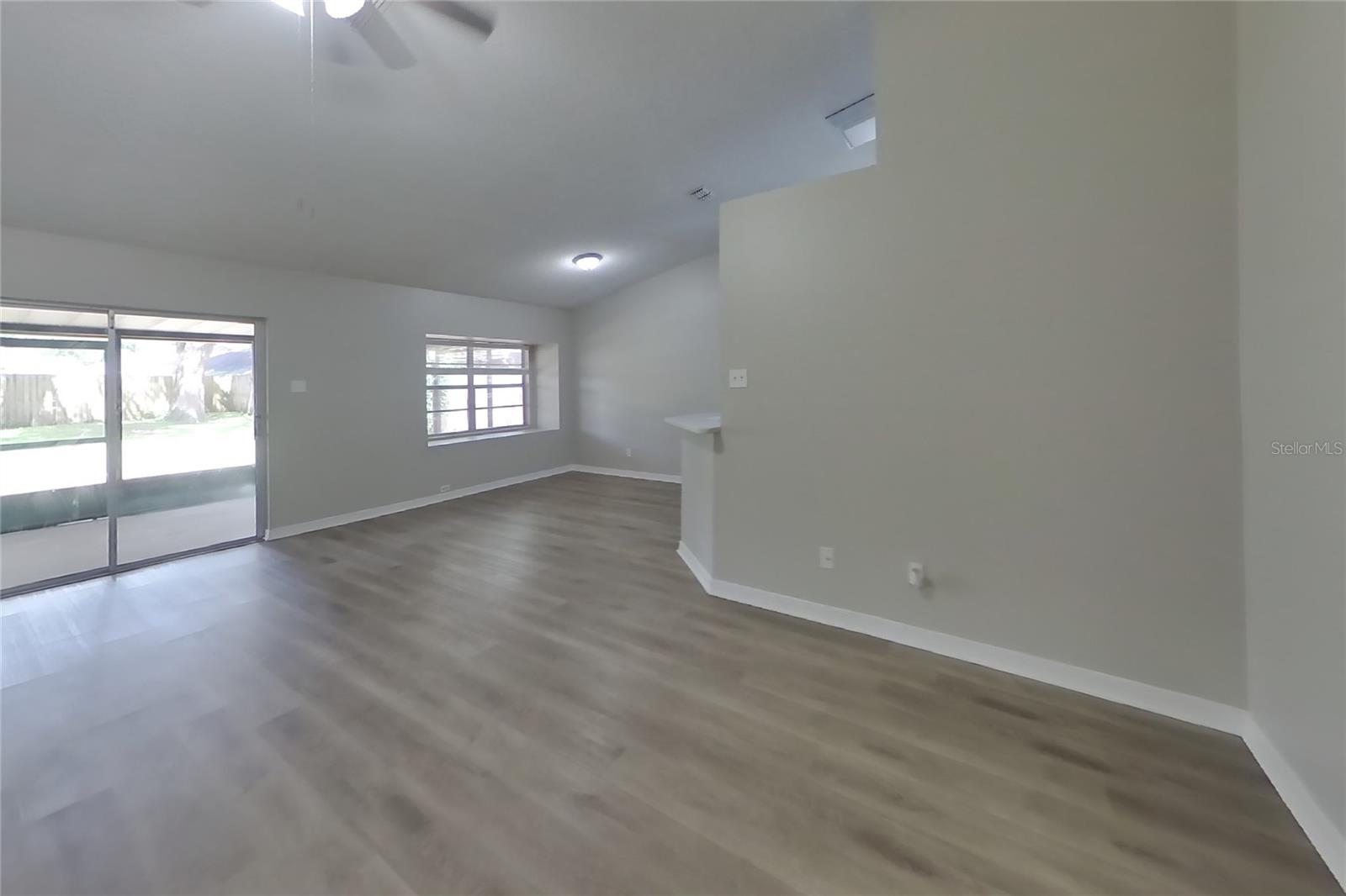 O6435101 Property Photo 3