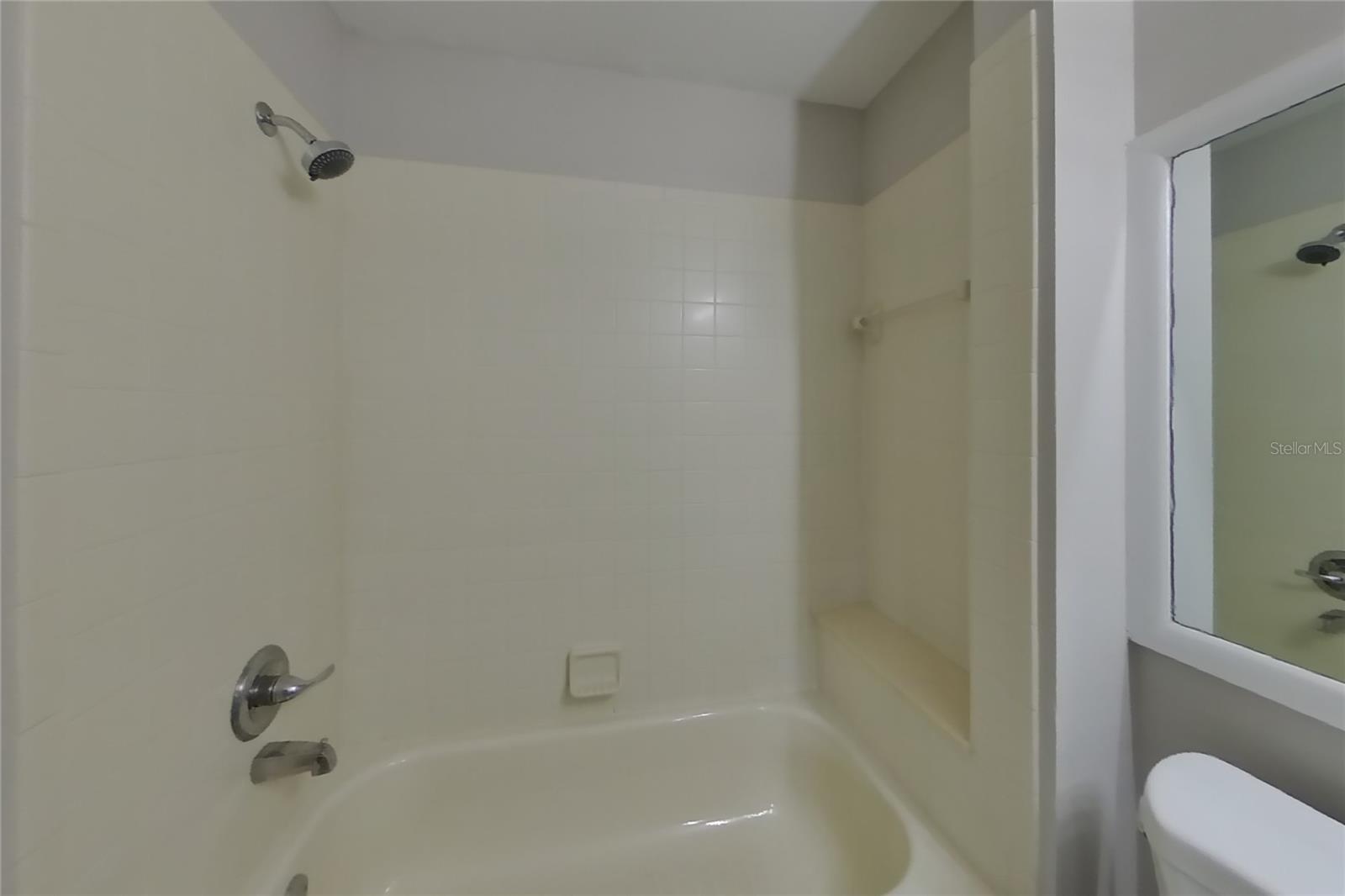 O6435101 Property Photo 15