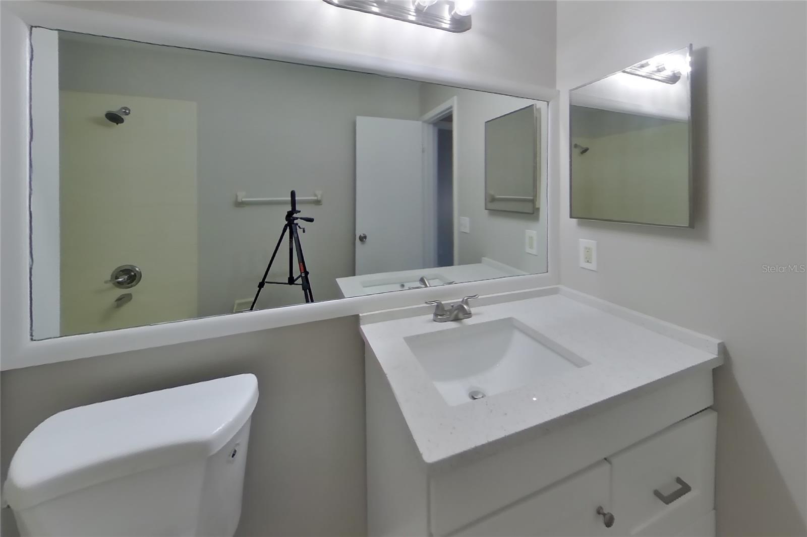 O6435101 Property Photo 16