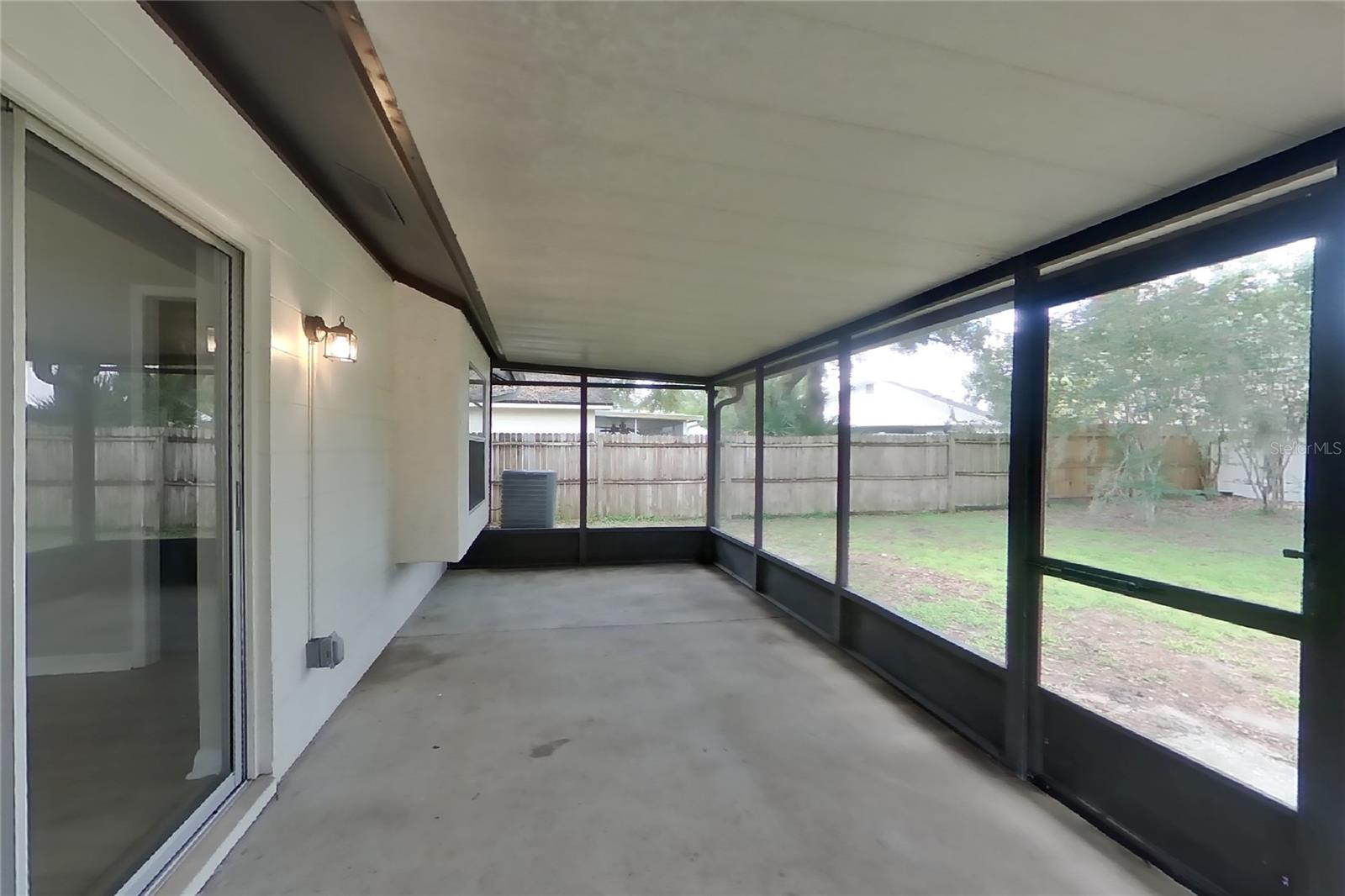 O6435101 Property Photo 17