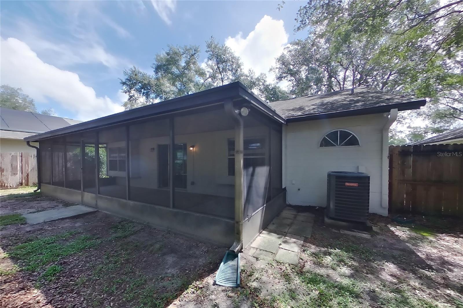 O6435101 Property Photo 18