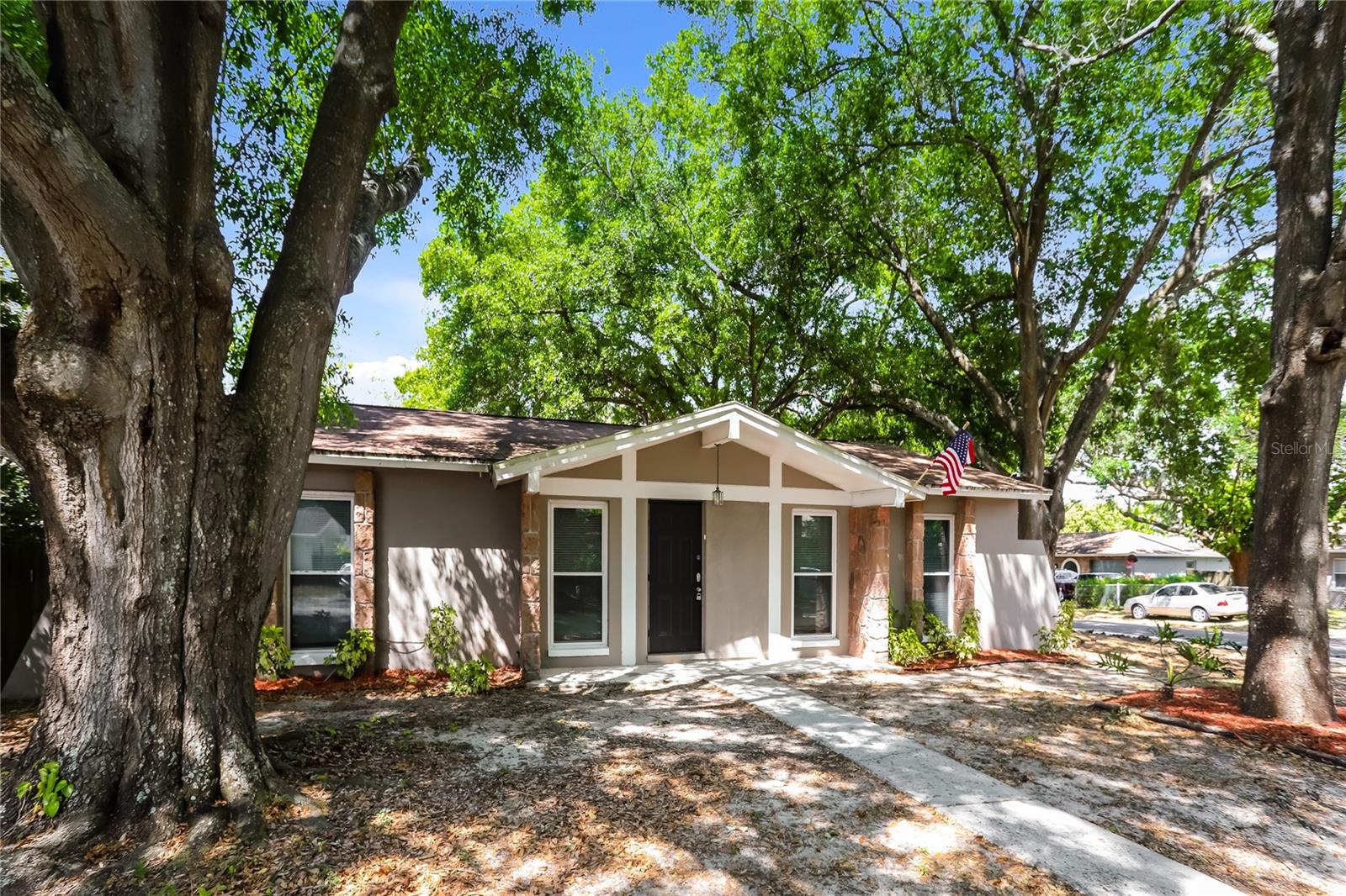 O6435108 Property Photo 1