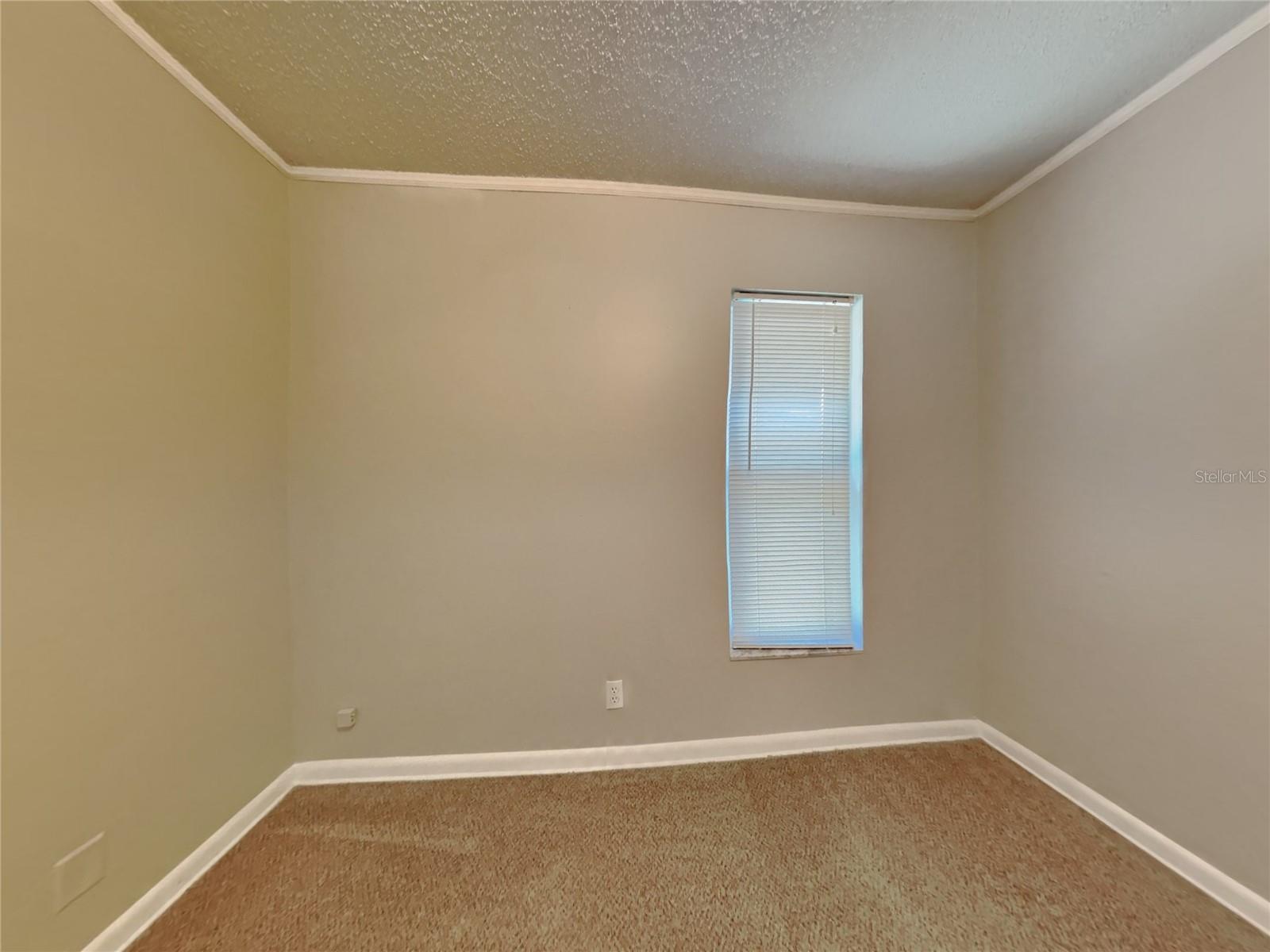 O6435108 Property Photo 10