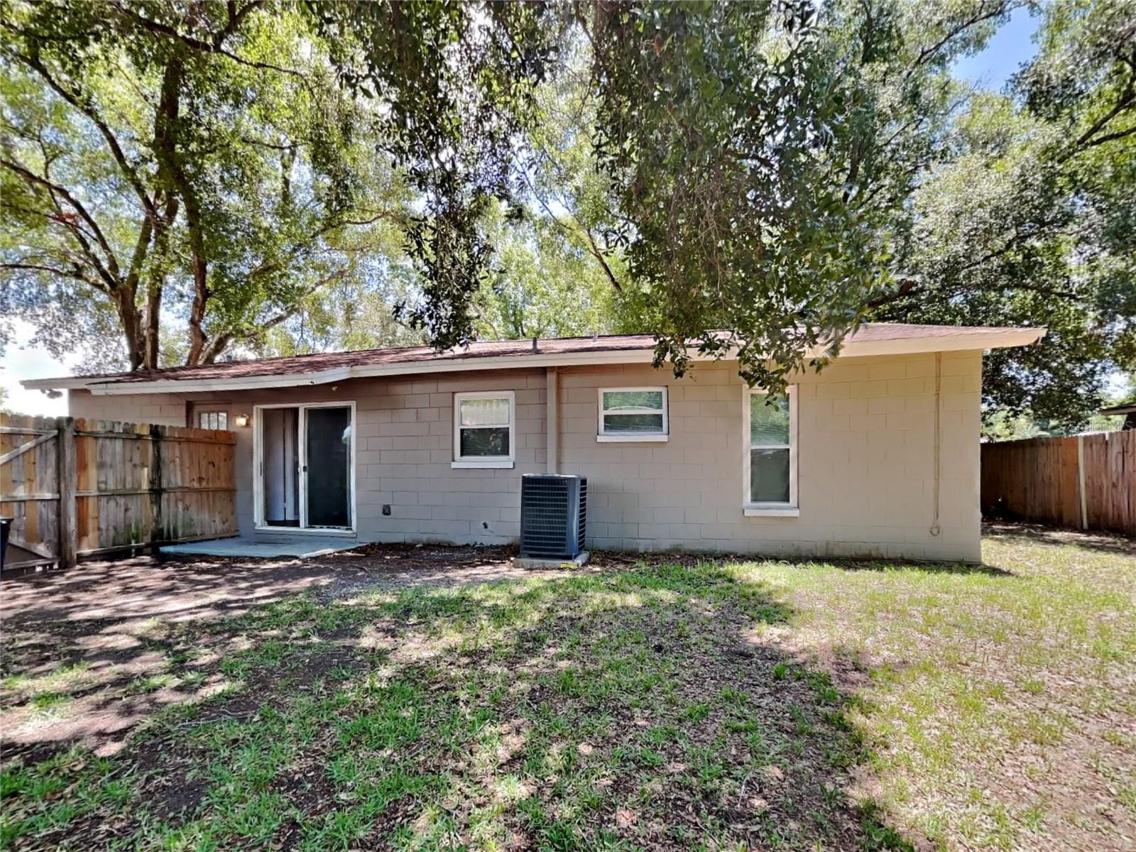 O6435108 Property Photo 17