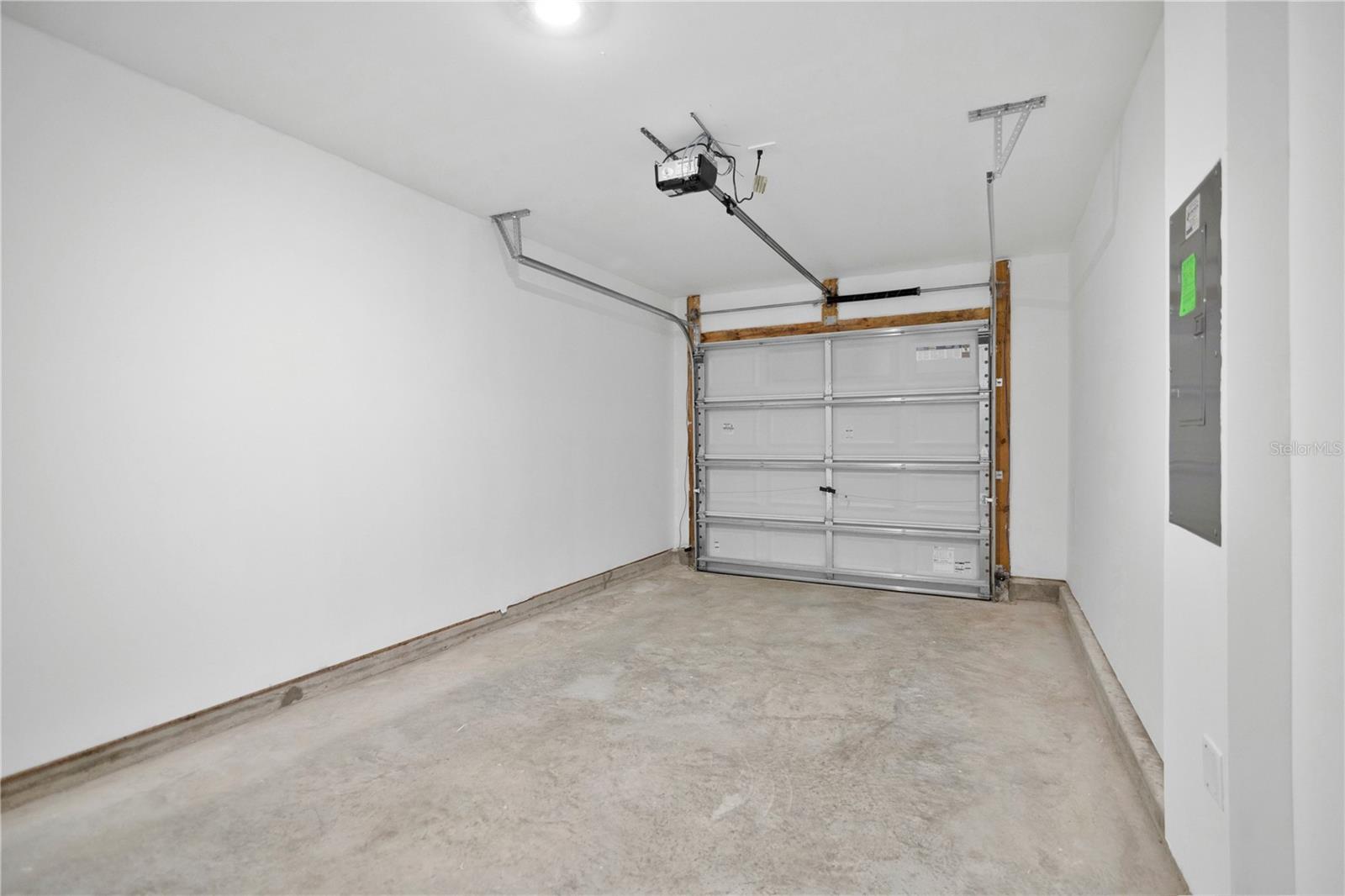 975 Phoenix St Property Photo 23