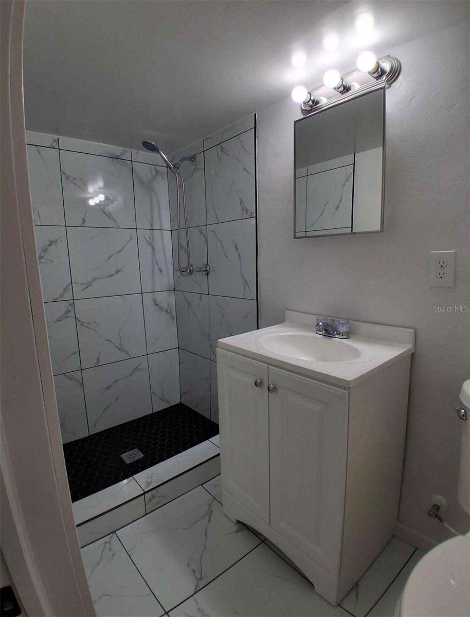 503 Earl St Property Photo 23