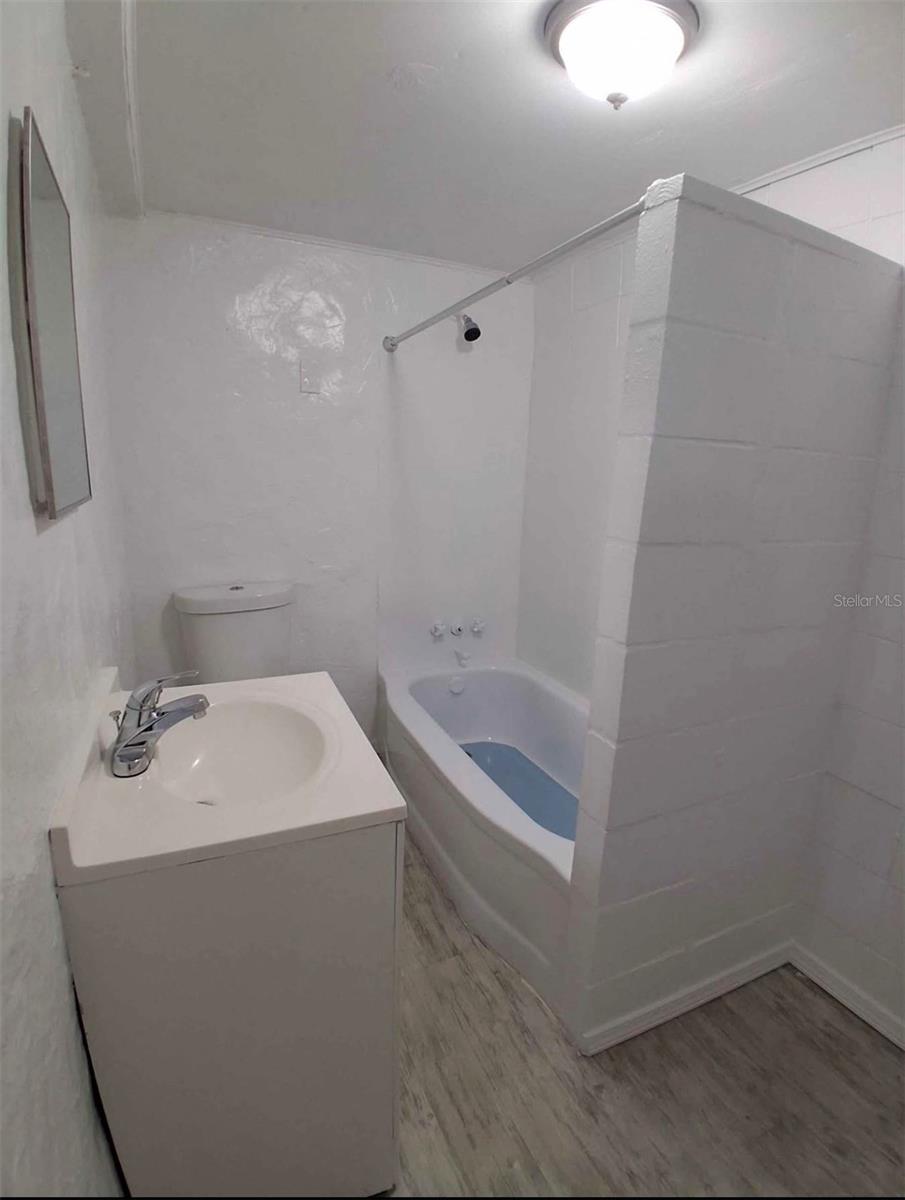 503 Earl St Property Photo 32