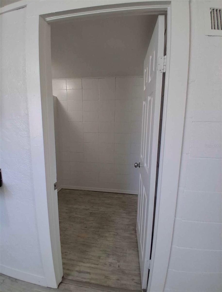 503 Earl St Property Photo 34