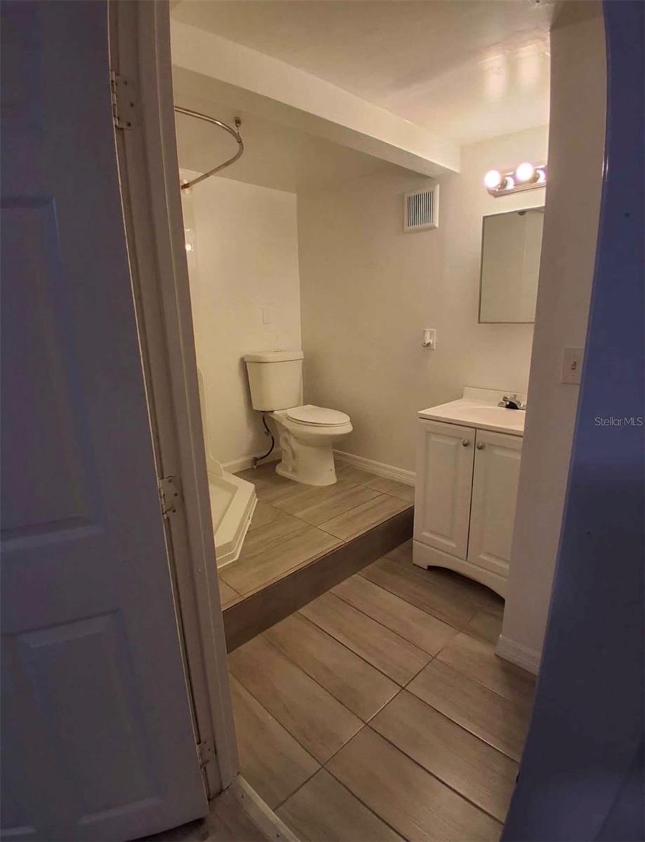 503 Earl St Property Photo 44