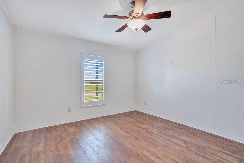 585 Outer Dr Property Photo 19