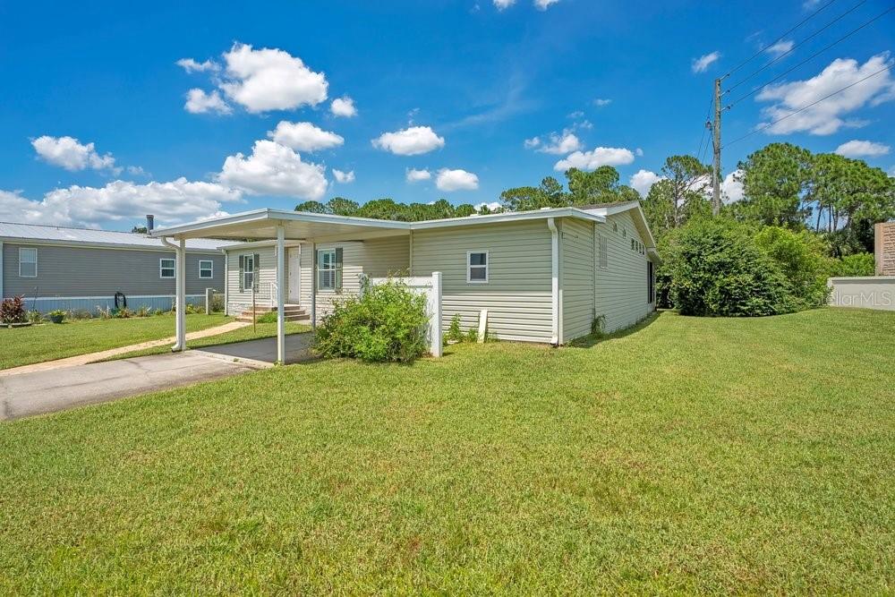 585 Outer Dr Property Photo 24