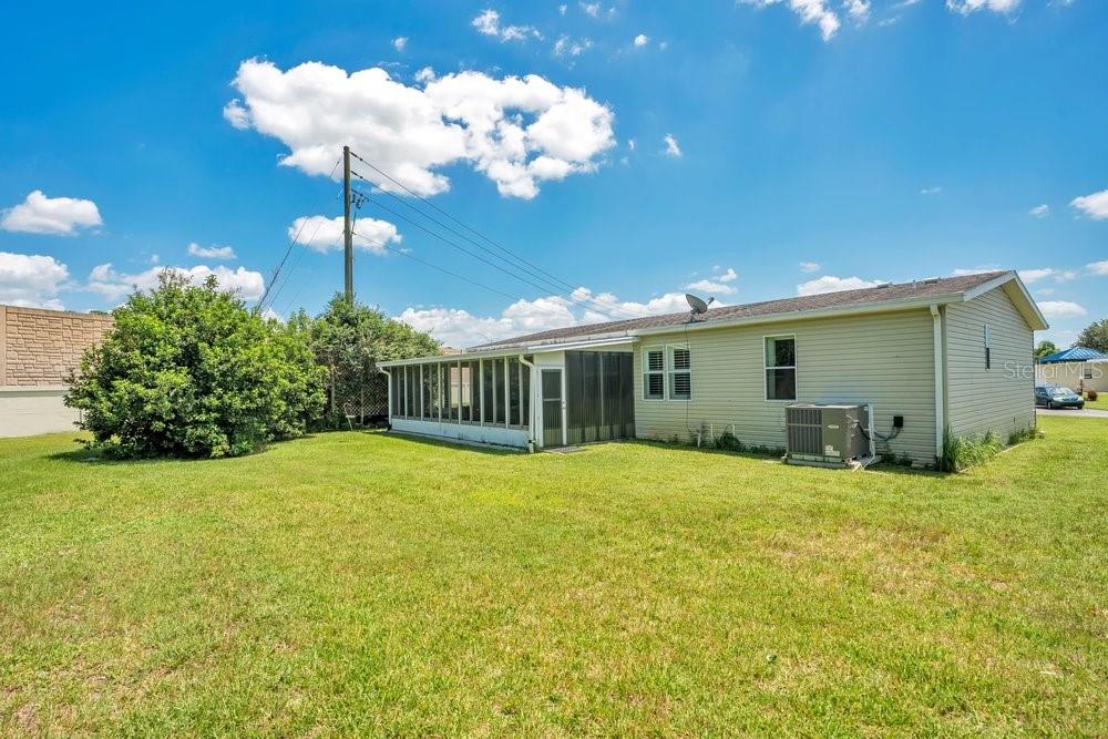 585 Outer Dr Property Photo 26