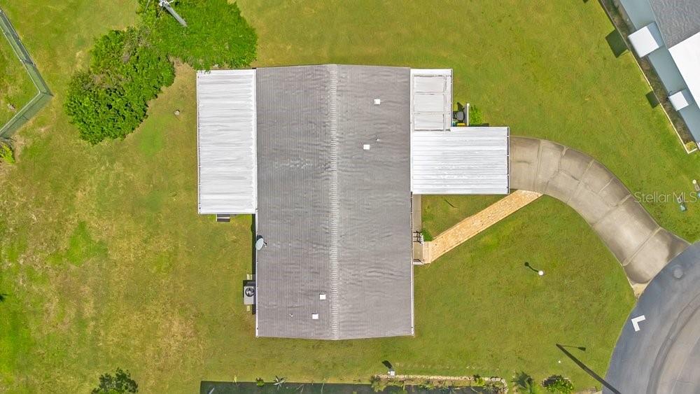 585 Outer Dr Property Photo 34